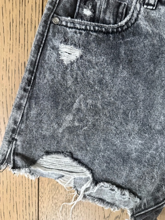Zara Black Distressed Jean Shorts - Picture 6 of 10